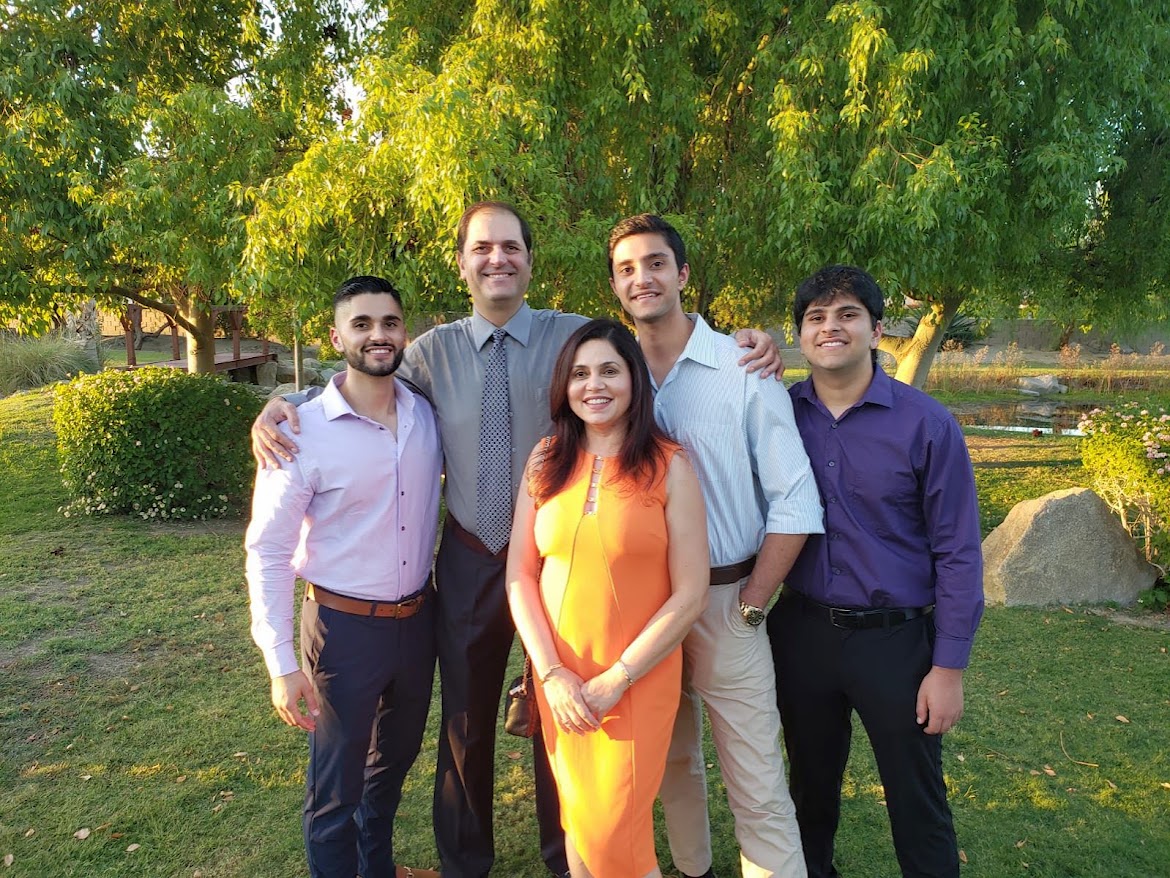 Shiraz Zack with her family at Rishad's wedding